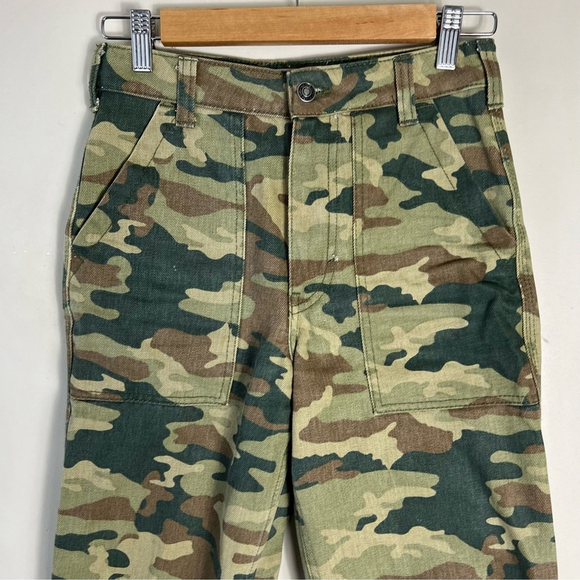 Free People Remy Camo Printed Cropped Ankle High Rise Rigid Jeans Size 25 Jeans - Picture 4 of 12